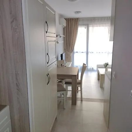 U-Dacha Summer Apartments Destination Bulgaria 2000 Апартаменты